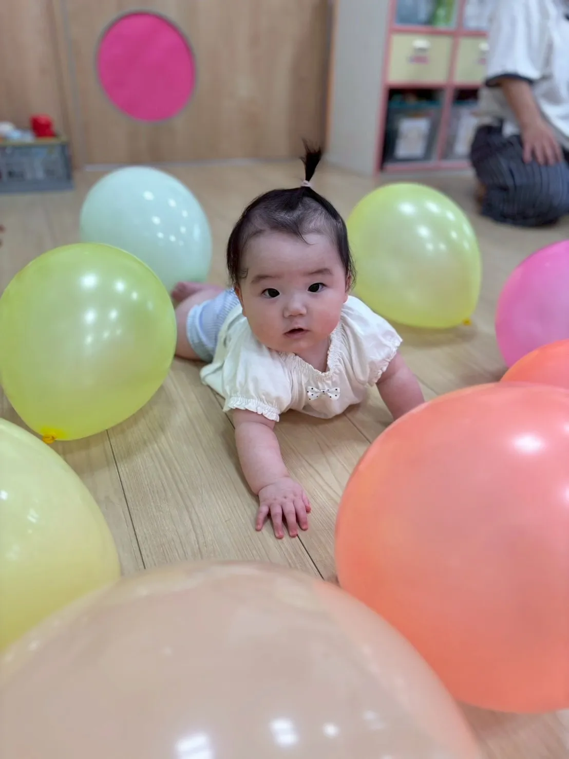 風船に囲まれて